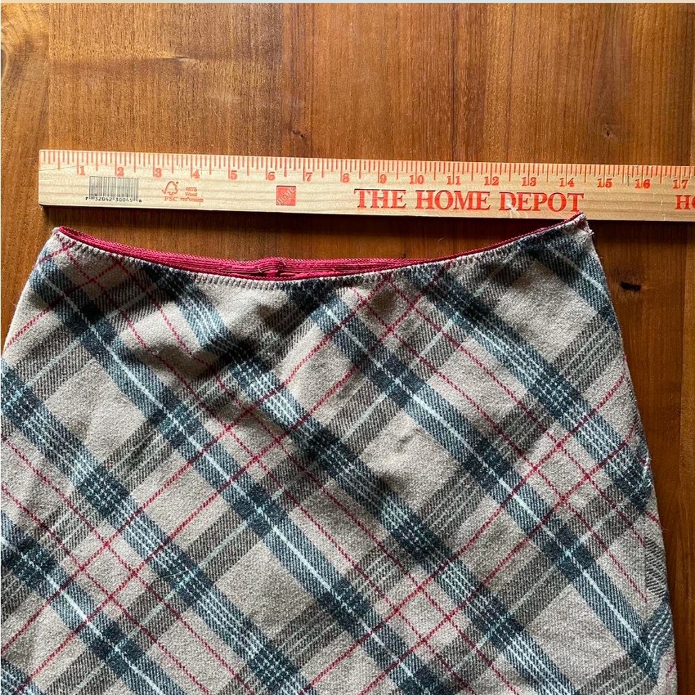 Brown “Burberry” style plaid, midi skirt. - Picture 4 of 6